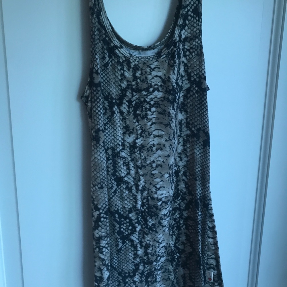 Snake skin tank